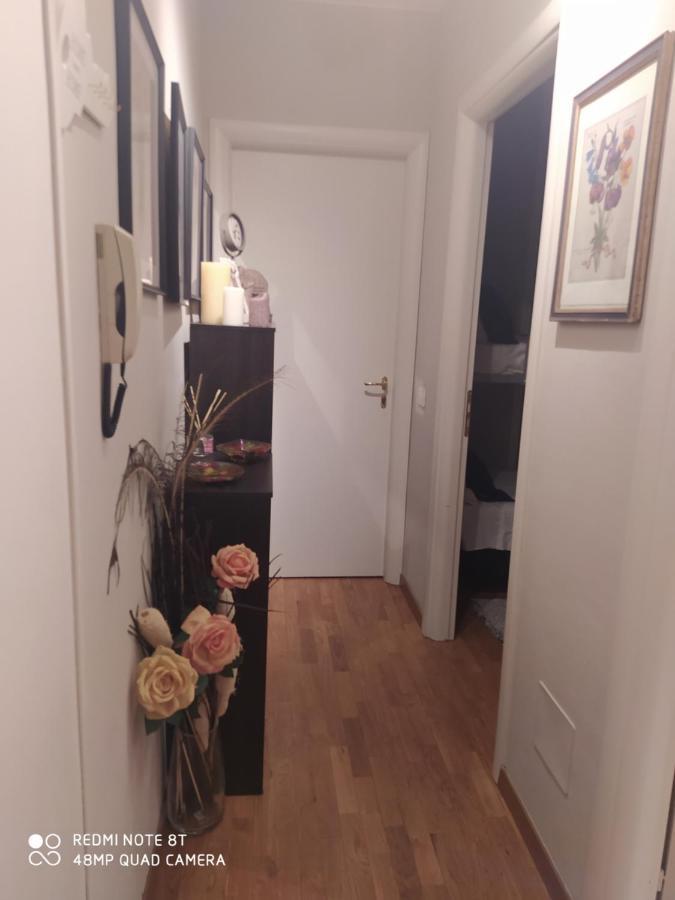 Room In Private Apartment ฟลอเรนซ์ ภายนอก รูปภาพ