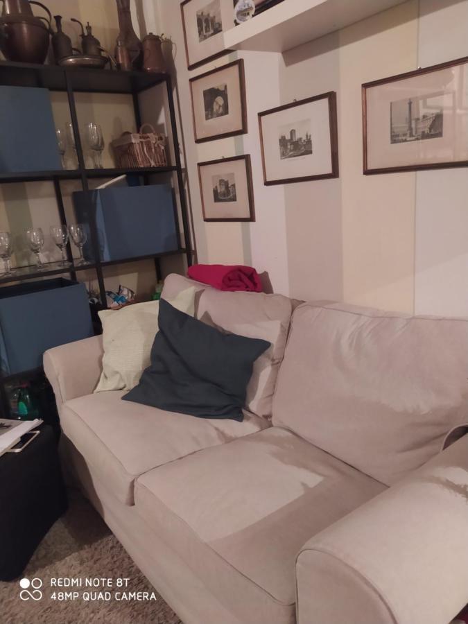 Room In Private Apartment ฟลอเรนซ์ ภายนอก รูปภาพ