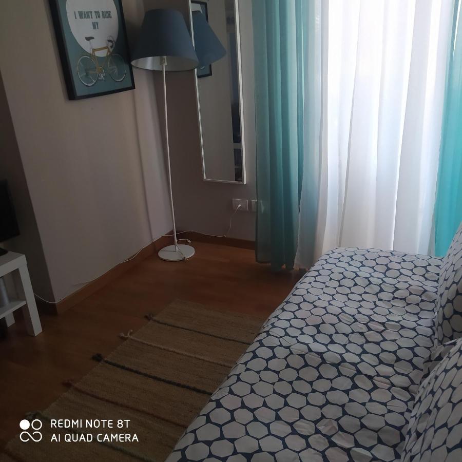 Room In Private Apartment ฟลอเรนซ์ ภายนอก รูปภาพ